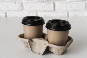 disposicion-de-objetos-de-plastico-derrochadores